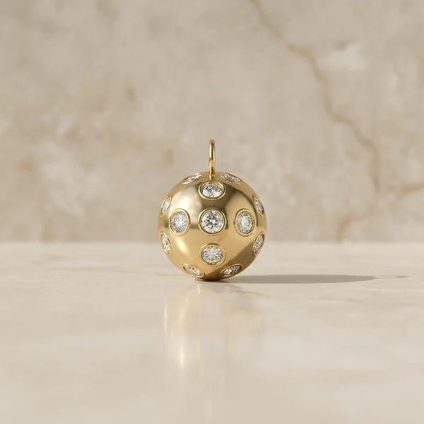 The Ace — yellow gold, view 2