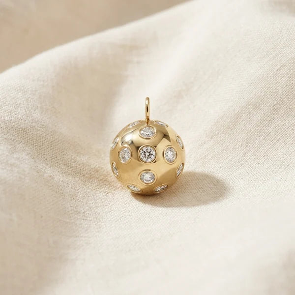 The Ace — yellow gold, view 3